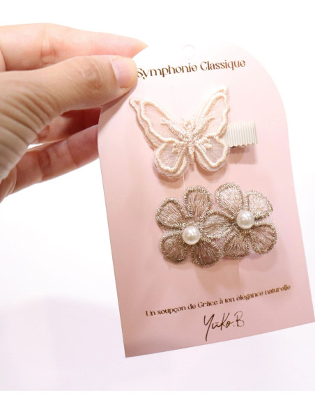 Zestaw 24 kart ze spinkami do włosów SYMFONIA z drewnianym ekspozytorem