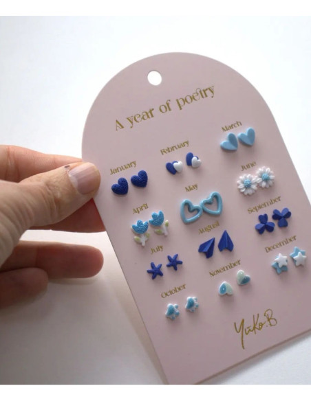 Kolczyki „ROK POEZJI” – Niebieskie, 12 par (wersja angielska)