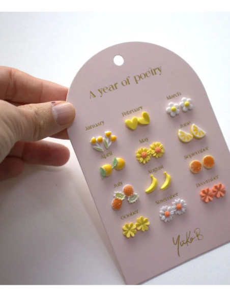 Kolczyki „ROK POEZJI” – Żółte, 12 par (wersja angielska)