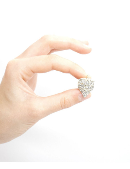 Ozdobny Pin „ROYAL” – Truskawka
